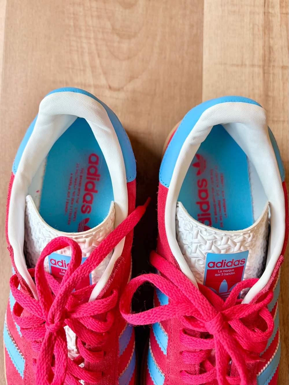 Adidas Gazelle Women’s Suede Trainers Sneakers in Red with Blue Stripes Size 8.5 - Picture 4 of 6